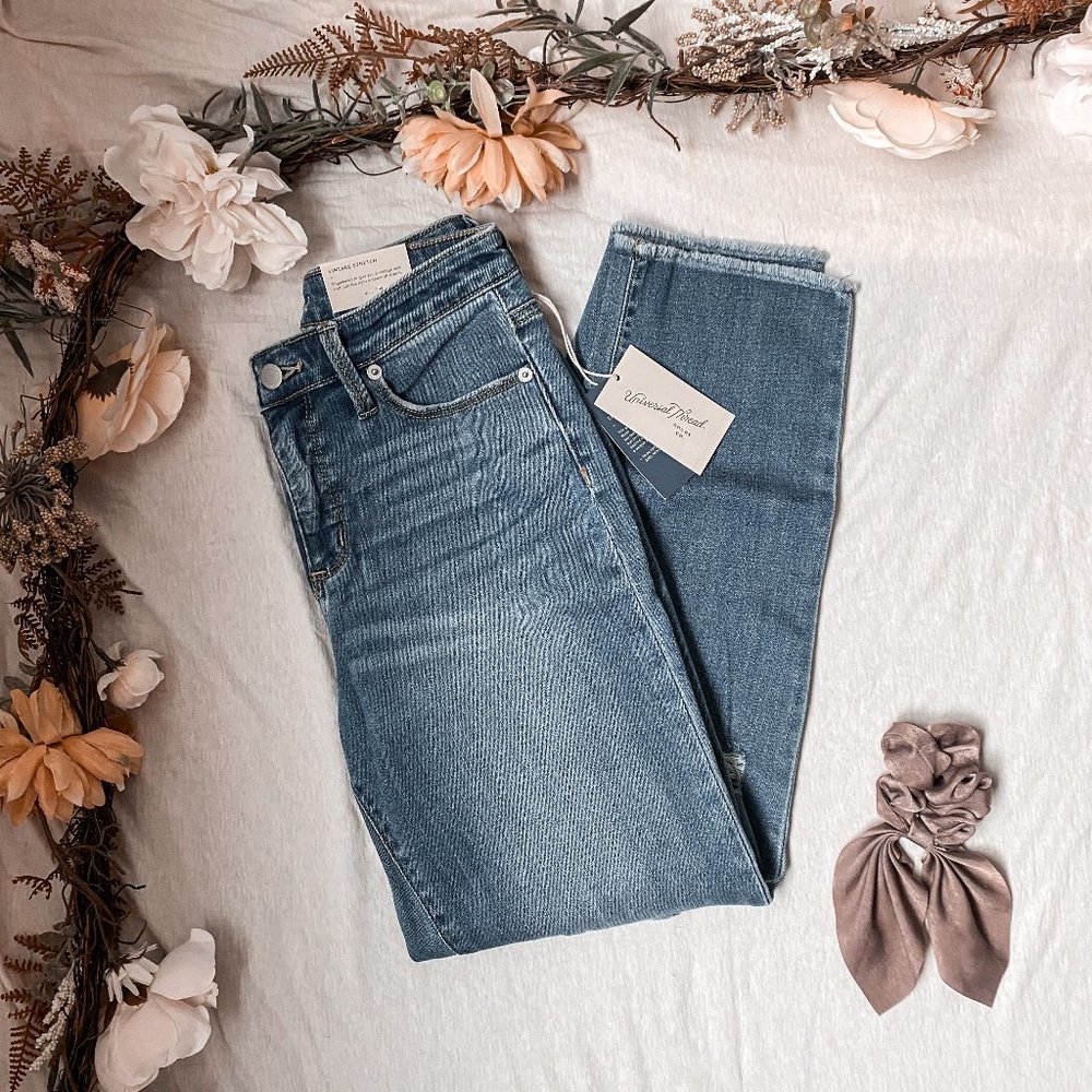 Target Universal Thread Straight Crop Jean
